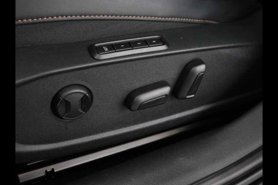 CUPRA Leon 2.0 TSI | Stoelverwarming | Beats Pack | Carplay | Carplay | Adaptive cruise | Memory | Sfeerverlichting | Stuurverwarming | Full LED | Sportstoelen