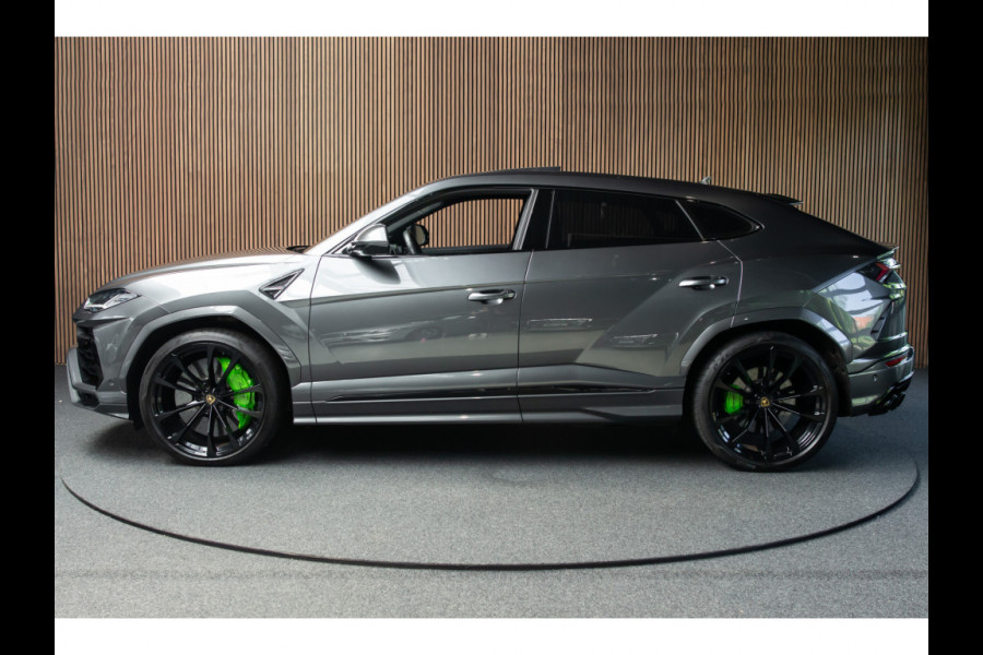Lamborghini Urus 4.0 V8 HUD Panodak Leer ACC Ceramic Akrapovic Keyless 360 Camera B&O Massage Alcantara hemel Elektr. achterklep Elektr. verstelbare stoelen met memory Afneemb. trekhaak Softclose Achterasbesturing Elektr. verstelbare stuurwiel Navi Stoelverwarming voor & achter Stuurverwarming Stoelventilatie PDC LM ve