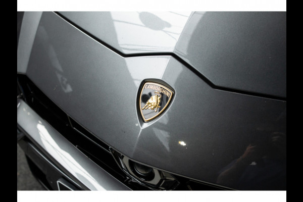 Lamborghini Urus 4.0 V8 HUD Panodak Leer ACC Ceramic Akrapovic Keyless 360 Camera B&O Massage Alcantara hemel Elektr. achterklep Elektr. verstelbare stoelen met memory Afneemb. trekhaak Softclose Achterasbesturing Elektr. verstelbare stuurwiel Navi Stoelverwarming voor & achter Stuurverwarming Stoelventilatie PDC LM ve