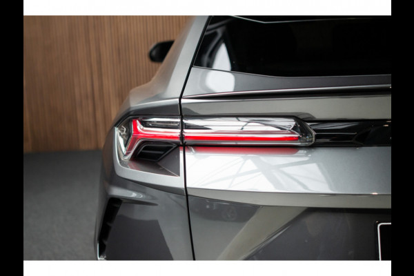 Lamborghini Urus 4.0 V8 HUD Panodak Leer ACC Ceramic Akrapovic Keyless 360 Camera B&O Massage Alcantara hemel Elektr. achterklep Elektr. verstelbare stoelen met memory Afneemb. trekhaak Softclose Achterasbesturing Elektr. verstelbare stuurwiel Navi Stoelverwarming voor & achter Stuurverwarming Stoelventilatie PDC LM ve