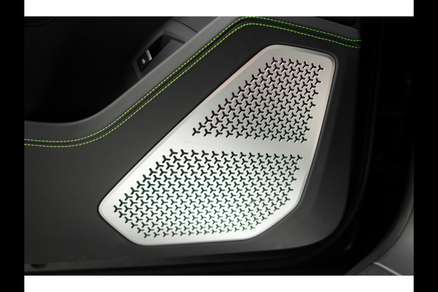 Lamborghini Urus 4.0 V8 HUD Panodak Leer ACC Ceramic Akrapovic Keyless 360 Camera B&O Massage Alcantara hemel Elektr. achterklep Elektr. verstelbare stoelen met memory Afneemb. trekhaak Softclose Achterasbesturing Elektr. verstelbare stuurwiel Navi Stoelverwarming voor & achter Stuurverwarming Stoelventilatie PDC LM ve