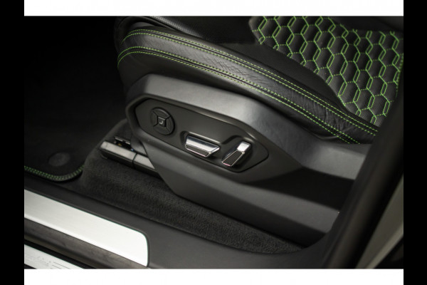 Lamborghini Urus 4.0 V8 HUD Panodak Leer ACC Ceramic Akrapovic Keyless 360 Camera B&O Massage Alcantara hemel Elektr. achterklep Elektr. verstelbare stoelen met memory Afneemb. trekhaak Softclose Achterasbesturing Elektr. verstelbare stuurwiel Navi Stoelverwarming voor & achter Stuurverwarming Stoelventilatie PDC LM ve