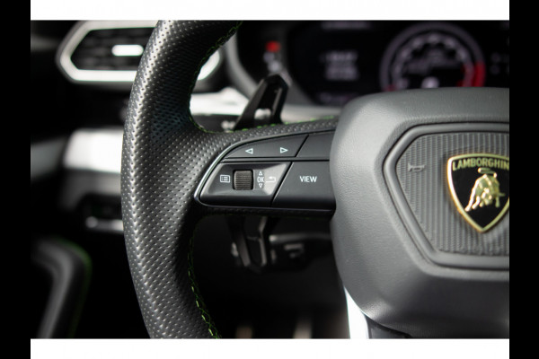 Lamborghini Urus 4.0 V8 HUD Panodak Leer ACC Ceramic Akrapovic Keyless 360 Camera B&O Massage Alcantara hemel Elektr. achterklep Elektr. verstelbare stoelen met memory Afneemb. trekhaak Softclose Achterasbesturing Elektr. verstelbare stuurwiel Navi Stoelverwarming voor & achter Stuurverwarming Stoelventilatie PDC LM ve