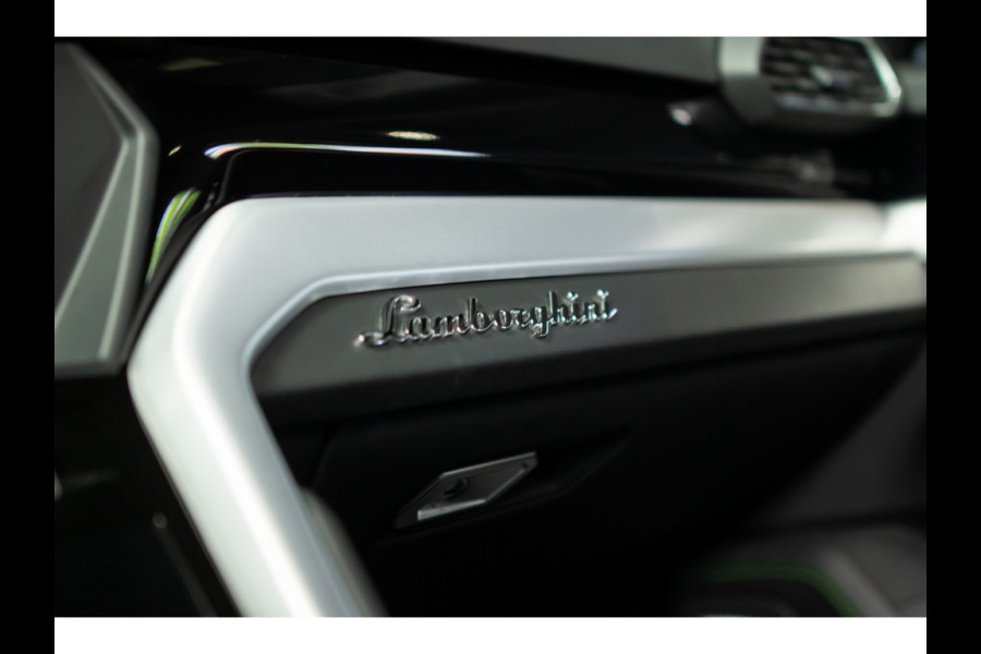 Lamborghini Urus 4.0 V8 HUD Panodak Leer ACC Ceramic Akrapovic Keyless 360 Camera B&O Massage Alcantara hemel Elektr. achterklep Elektr. verstelbare stoelen met memory Afneemb. trekhaak Softclose Achterasbesturing Elektr. verstelbare stuurwiel Navi Stoelverwarming voor & achter Stuurverwarming Stoelventilatie PDC LM ve
