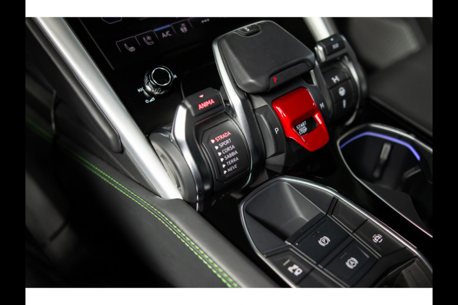 Lamborghini Urus 4.0 V8 HUD Panodak Leer ACC Ceramic Akrapovic Keyless 360 Camera B&O Massage Alcantara hemel Elektr. achterklep Elektr. verstelbare stoelen met memory Afneemb. trekhaak Softclose Achterasbesturing Elektr. verstelbare stuurwiel Navi Stoelverwarming voor & achter Stuurverwarming Stoelventilatie PDC LM ve