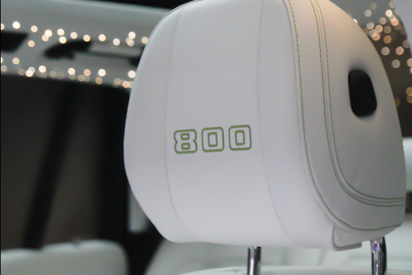 Mercedes-Benz GLS BRABUS 800 4MATIC HUD Massage Full-Carbon Panodak Leer Distronic Standkachel Keyless 360 Camera Burmester Sterrenhemel Airmatic DC Elektr. achterklep Elektr. verstelbare stoelen voor & achter met memory Soft close Elektr. bedienbare trekhaak Elektr. verstelbare stuurwiel Navi PDC LM velgen