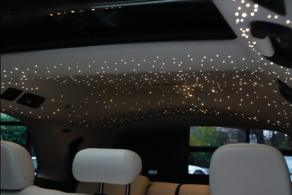 Mercedes-Benz GLS BRABUS 800 4MATIC HUD Massage Full-Carbon Panodak Leer Distronic Standkachel Keyless 360 Camera Burmester Sterrenhemel Airmatic DC Elektr. achterklep Elektr. verstelbare stoelen voor & achter met memory Soft close Elektr. bedienbare trekhaak Elektr. verstelbare stuurwiel Navi PDC LM velgen