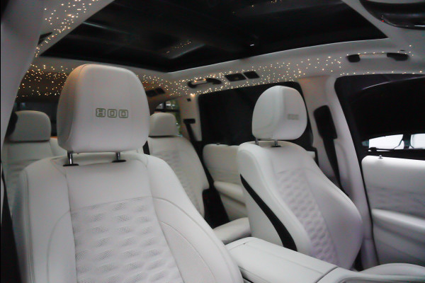 Mercedes-Benz GLS BRABUS 800 4MATIC HUD Massage Full-Carbon Panodak Leer Distronic Standkachel Keyless 360 Camera Burmester Sterrenhemel Airmatic DC Elektr. achterklep Elektr. verstelbare stoelen voor & achter met memory Soft close Elektr. bedienbare trekhaak Elektr. verstelbare stuurwiel Navi PDC LM velgen