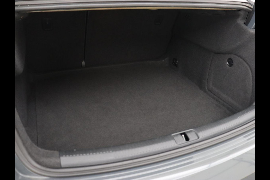 Audi A3 1.0 TFSI Design Pro Line Plus | Stoelverwarming | Trekhaak | Sportstoelen | Full LED | Navigatie | DAB | Cruise control | Climate control | Parkeerhulp | Bluetooth