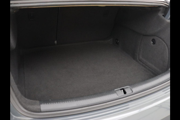 Audi A3 1.0 TFSI Design Pro Line Plus | Stoelverwarming | Trekhaak | Sportstoelen | Full LED | Navigatie | DAB | Cruise control | Climate control | Parkeerhulp | Bluetooth