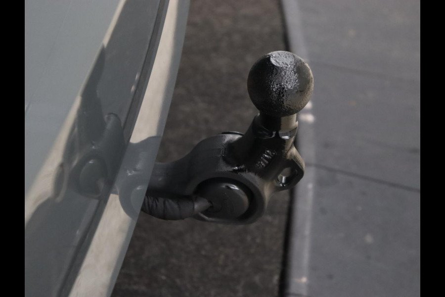 Audi A3 1.0 TFSI Design Pro Line Plus | Stoelverwarming | Trekhaak | Sportstoelen | Full LED | Navigatie | DAB | Cruise control | Climate control | Parkeerhulp | Bluetooth