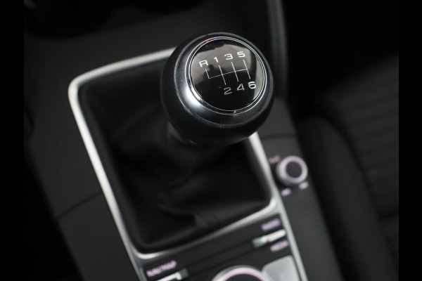 Audi A3 1.0 TFSI Design Pro Line Plus | Stoelverwarming | Trekhaak | Sportstoelen | Full LED | Navigatie | DAB | Cruise control | Climate control | Parkeerhulp | Bluetooth