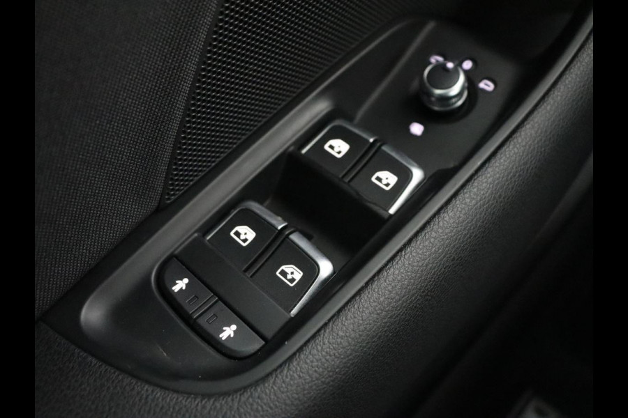 Audi A3 1.0 TFSI Design Pro Line Plus | Stoelverwarming | Trekhaak | Sportstoelen | Full LED | Navigatie | DAB | Cruise control | Climate control | Parkeerhulp | Bluetooth