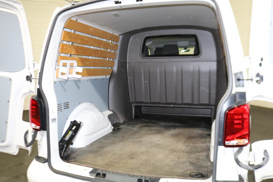 Volkswagen Transporter 2.0 TDI L2 H1 DC 150pk Airco Navigatie Imperiaal