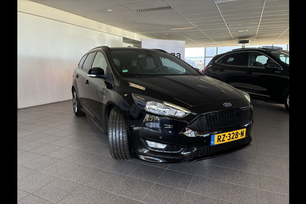 Ford FOCUS Wagon 125PK ST-Line 18-inch-navi-climatecontrole-privacyglass