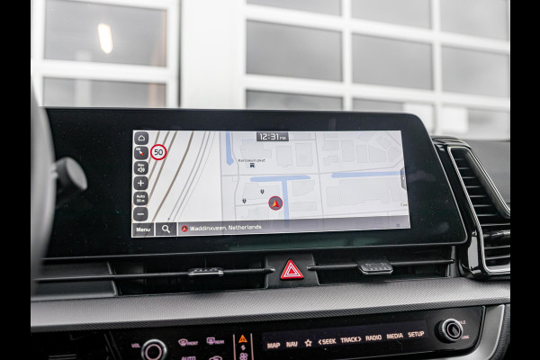 Kia Sportage 1.6 T-GDi Plug-in Hybrid AWD Dark Edition l Stoel Stuur Verwarming l Camera l Navigatie l El. Stoelen
