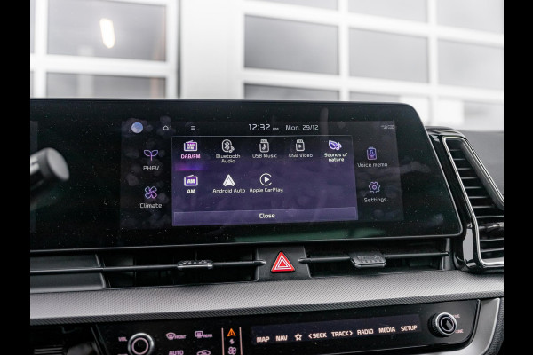 Kia Sportage 1.6 T-GDi Plug-in Hybrid AWD Dark Edition l Stoel Stuur Verwarming l Camera l Navigatie l El. Stoelen