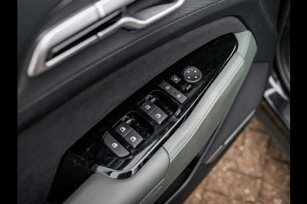 Kia Sportage 1.6 T-GDi Plug-in Hybrid AWD Dark Edition l Stoel Stuur Verwarming l Camera l Navigatie l El. Stoelen
