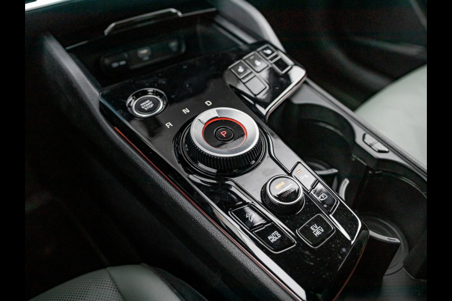 Kia Sportage 1.6 T-GDi Plug-in Hybrid AWD Dark Edition l Stoel Stuur Verwarming l Camera l Navigatie l El. Stoelen