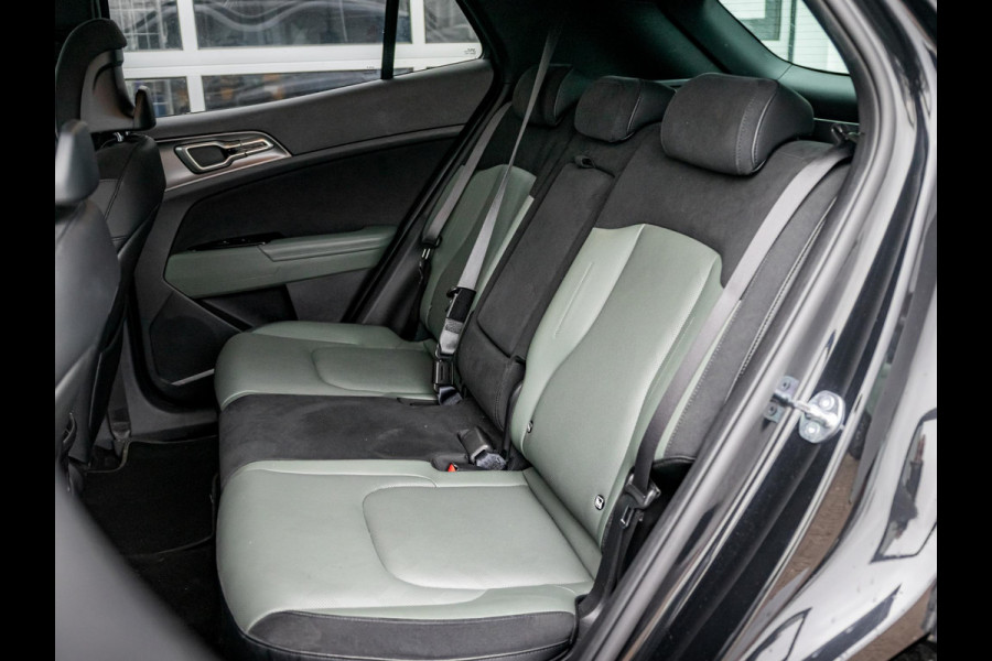 Kia Sportage 1.6 T-GDi Plug-in Hybrid AWD Dark Edition l Stoel Stuur Verwarming l Camera l Navigatie l El. Stoelen