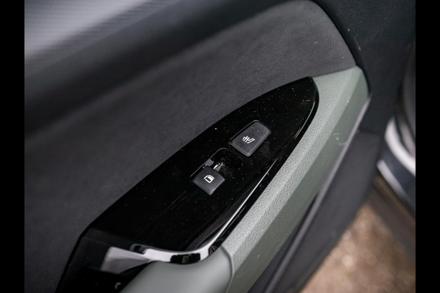 Kia Sportage 1.6 T-GDi Plug-in Hybrid AWD Dark Edition l Stoel Stuur Verwarming l Camera l Navigatie l El. Stoelen