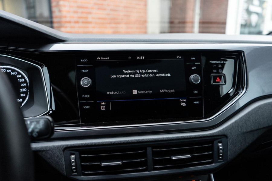 Volkswagen Polo 1.0 TSI Highline R-Line Pano / Beats / Camera