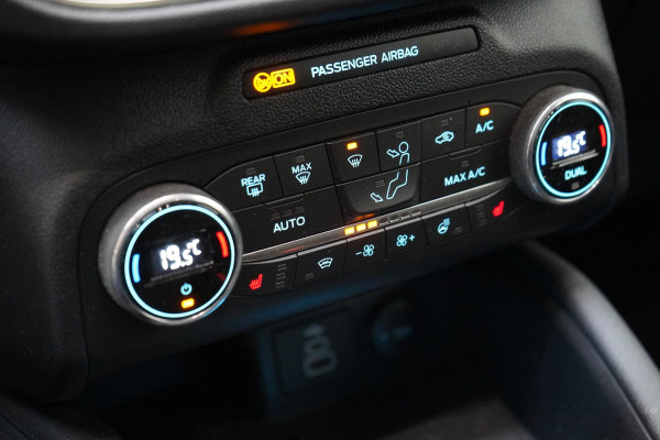 Ford Kuga 2.5 PHEV Titanium | Head-Up | Stoelverwarming | Navigatie | Achteruitrijcamera | Stuurverwarming