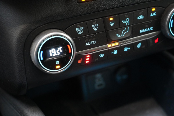 Ford Kuga 2.5 PHEV Titanium | Head-Up | Stoelverwarming | Navigatie | Achteruitrijcamera | Stuurverwarming