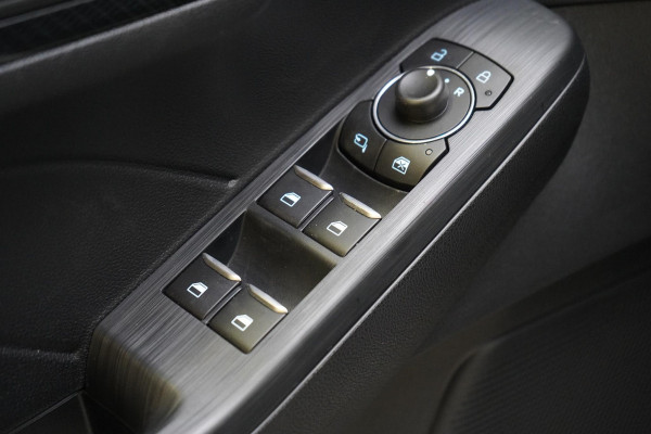 Ford Kuga 2.5 PHEV ST-Line | Head-Up | Stoelverwarming | Navigatie | Achteruitrijcamera | Stuurverwarming