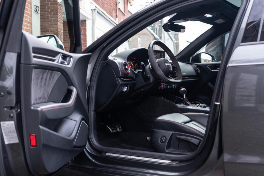 Audi RS3 2.5 TFSI RS3 Quattro Pano / B&O / Virtual