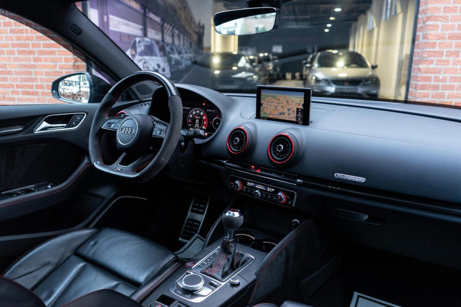 Audi RS3 2.5 TFSI RS3 Quattro Pano / B&O / Virtual