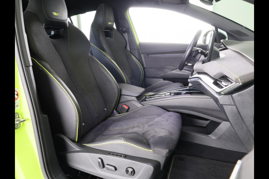 Škoda ENYAQ Coupé iV 80 RS 299pk | Panoramadak | Elektrisch verstelbare stoelen met geheugen | Verwarmbare voorstoelen en achterbank |