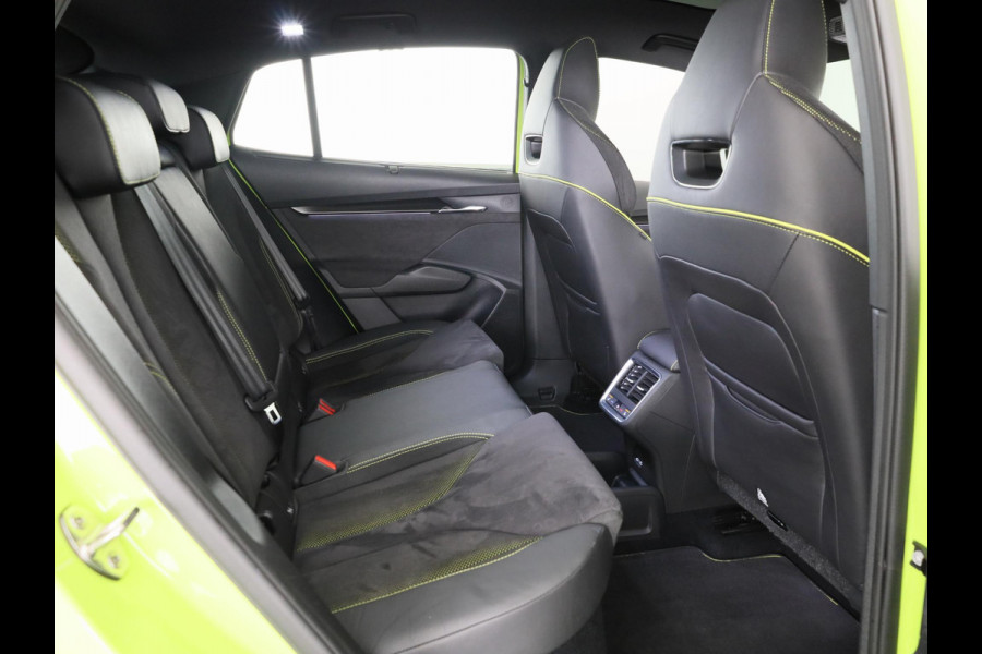 Škoda ENYAQ Coupé iV 80 RS 299pk | Panoramadak | Elektrisch verstelbare stoelen met geheugen | Verwarmbare voorstoelen en achterbank |