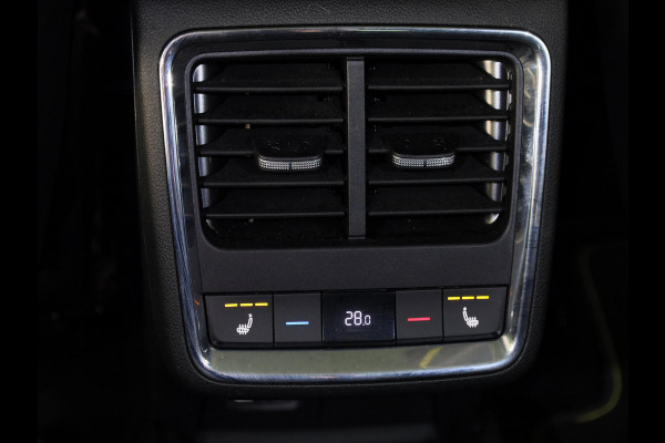 Škoda ENYAQ Coupé iV 80 RS 299pk | Panoramadak | Elektrisch verstelbare stoelen met geheugen | Verwarmbare voorstoelen en achterbank |