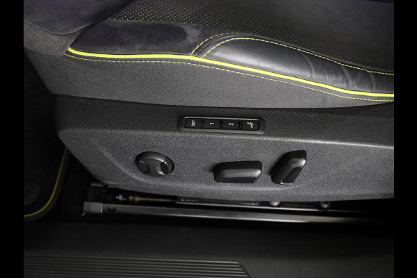Škoda ENYAQ Coupé iV 80 RS 299pk | Panoramadak | Elektrisch verstelbare stoelen met geheugen | Verwarmbare voorstoelen en achterbank |