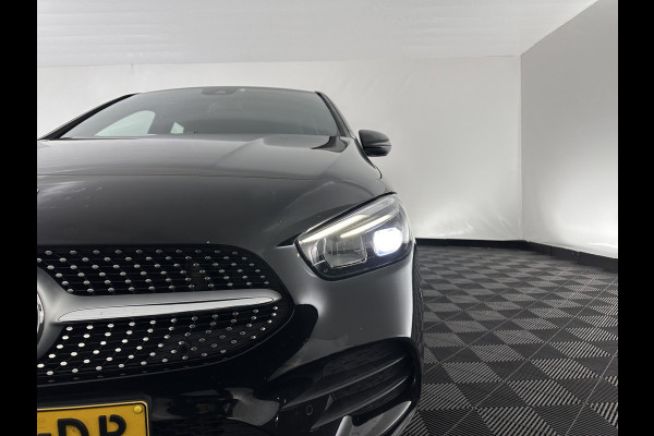 Mercedes-Benz B-Klasse 180 AMG-Line Business Solution (INCL-BTW) *LEATHER-MICROFIBRE | WIDESCREEN-COCKPIT | FULL-LED | BLINDSPOT | CAMERA | NAVI-FULLMAP | DAB+ | ECC | SHIFTPADDLES | CRUISE | HEATED-SPORTSEATS | TOWBAR | 18''ALU*