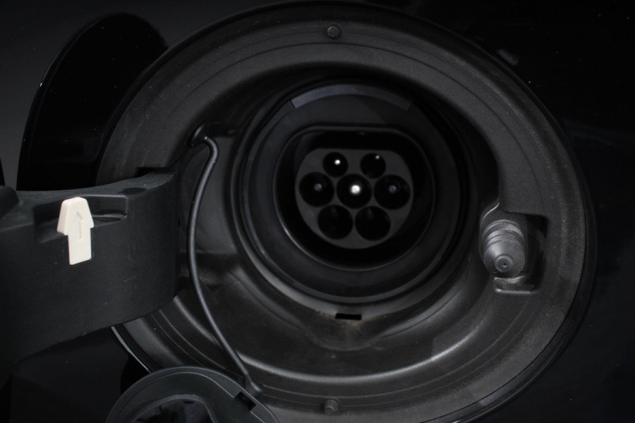 Volvo XC90 2.0 T8 455pk Recharge AWD Ultimate Dark | DEMO ! | Leder | Panorama-schuifdak | Navigatie | Harman Kardon | Electrisch bedienbare achterklep | Camera