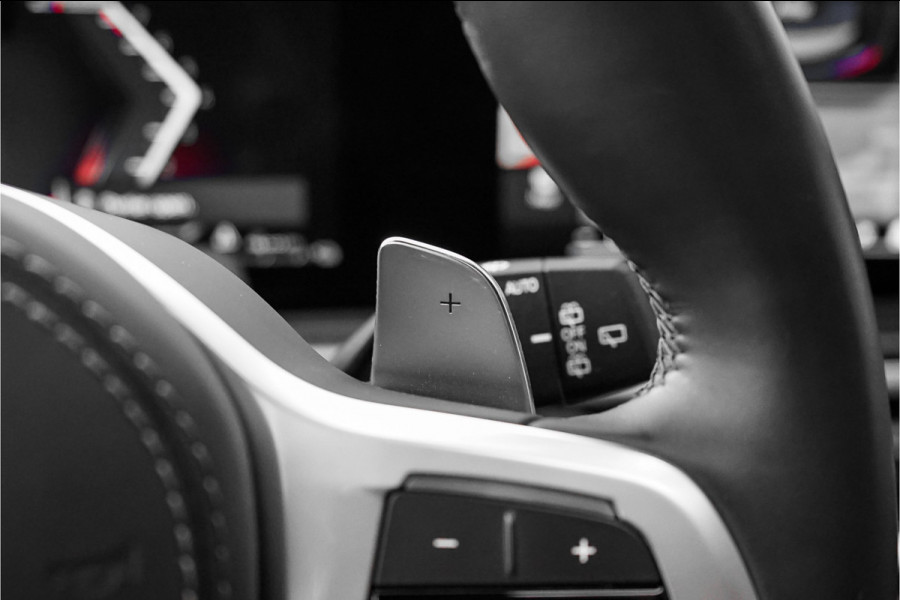 BMW X5 xDrive50e Launch Ed M-Sport Pro Pano B&W ACC Luchtvering 22" 1e Eig