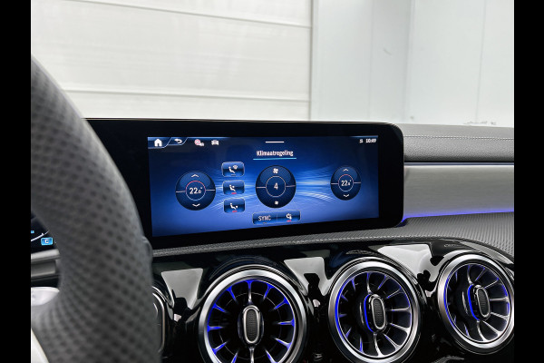 Mercedes-Benz CLA-Klasse 180 Business Solution AMG | AMG Line Plus pakket | Smartphone integratie | Panoramaschuifdak | 360° camera | Advanced sound system | Head-up display | 19 inch AMG velgen |