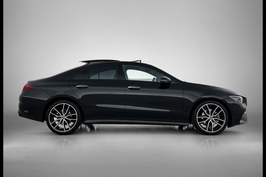 Mercedes-Benz CLA-Klasse 180 Business Solution AMG | AMG Line Plus pakket | Smartphone integratie | Panoramaschuifdak | 360° camera | Advanced sound system | Head-up display | 19 inch AMG velgen |