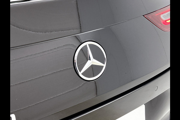 Mercedes-Benz CLA-Klasse 180 Business Solution AMG | AMG Line Plus pakket | Smartphone integratie | Panoramaschuifdak | 360° camera | Advanced sound system | Head-up display | 19 inch AMG velgen |