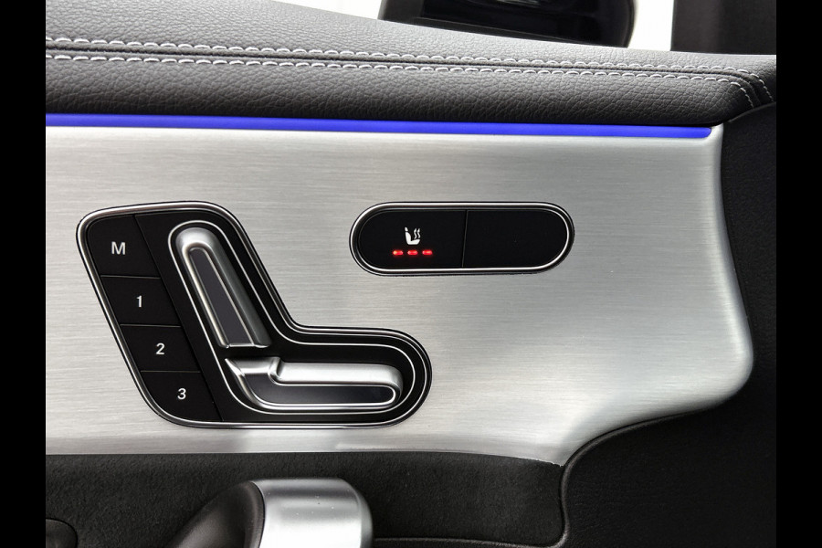 Mercedes-Benz CLA-Klasse 180 Business Solution AMG | AMG Line Plus pakket | Smartphone integratie | Panoramaschuifdak | 360° camera | Advanced sound system | Head-up display | 19 inch AMG velgen |