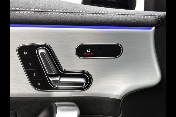 Mercedes-Benz CLA-Klasse 180 Business Solution AMG | AMG Line Plus pakket | Smartphone integratie | Panoramaschuifdak | 360° camera | Advanced sound system | Head-up display | 19 inch AMG velgen |