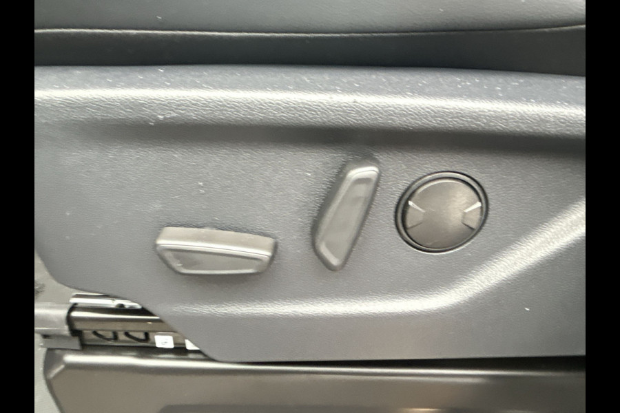 Ford E-Transit Custom 340 L2H1 Sport 71 kWh 2x schuifdeur, LMV 19'', navigatie, laadvloer, trekhaak, camera Snel leverbaar