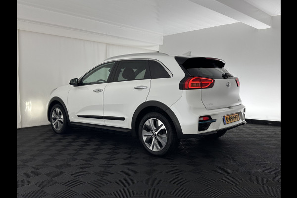 Kia e-Niro ExecutiveLine 64 kWh [ 3-Fase ] {SOH-100%} (INCL-BTW)  Aut.*LEATHER | FULL-LED | NAVI-FULLMAP | ADAPTIVE-CRUISE | CAMERA | MEMORY-PACK | LANE-ASSIST | KEYLESS | DIGI-COCKPIT | PRIVACY-GLASS | 17"ALU*