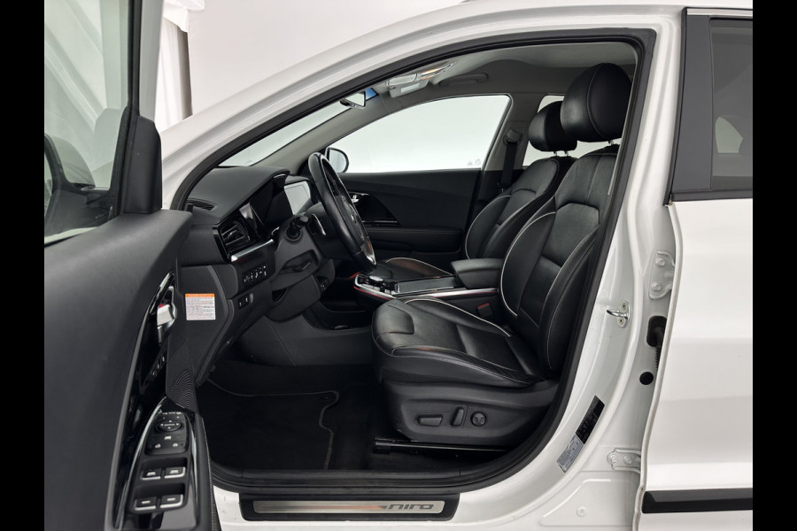 Kia e-Niro ExecutiveLine 64 kWh [ 3-Fase ] {SOH-100%} (INCL-BTW)  Aut.*LEATHER | FULL-LED | NAVI-FULLMAP | ADAPTIVE-CRUISE | CAMERA | MEMORY-PACK | LANE-ASSIST | KEYLESS | DIGI-COCKPIT | PRIVACY-GLASS | 17"ALU*