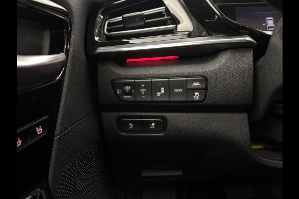 Kia e-Niro ExecutiveLine 64 kWh [ 3-Fase ] {SOH-100%} (INCL-BTW)  Aut.*LEATHER | FULL-LED | NAVI-FULLMAP | ADAPTIVE-CRUISE | CAMERA | MEMORY-PACK | LANE-ASSIST | KEYLESS | DIGI-COCKPIT | PRIVACY-GLASS | 17"ALU*