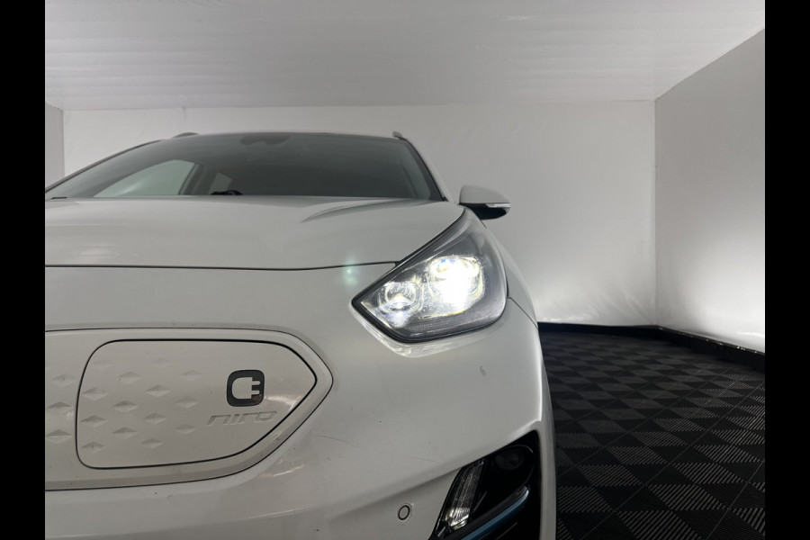 Kia e-Niro ExecutiveLine 64 kWh [ 3-Fase ] {SOH-100%} (INCL-BTW)  Aut.*LEATHER | FULL-LED | NAVI-FULLMAP | ADAPTIVE-CRUISE | CAMERA | MEMORY-PACK | LANE-ASSIST | KEYLESS | DIGI-COCKPIT | PRIVACY-GLASS | 17"ALU*