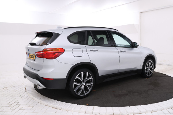 BMW X1 sDrive18d High Executive Automaat, Panorama dak, Navigatie
