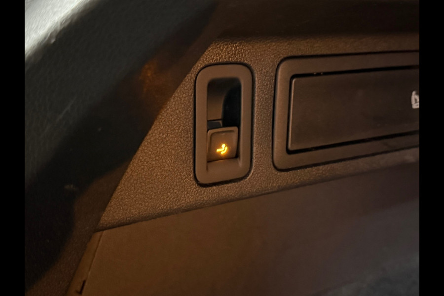 Volkswagen Tiguan 2.0 TSI 4Motion Highline R-Line | Panoramadak | PDC voor + achter | Elekt. Trekhaak